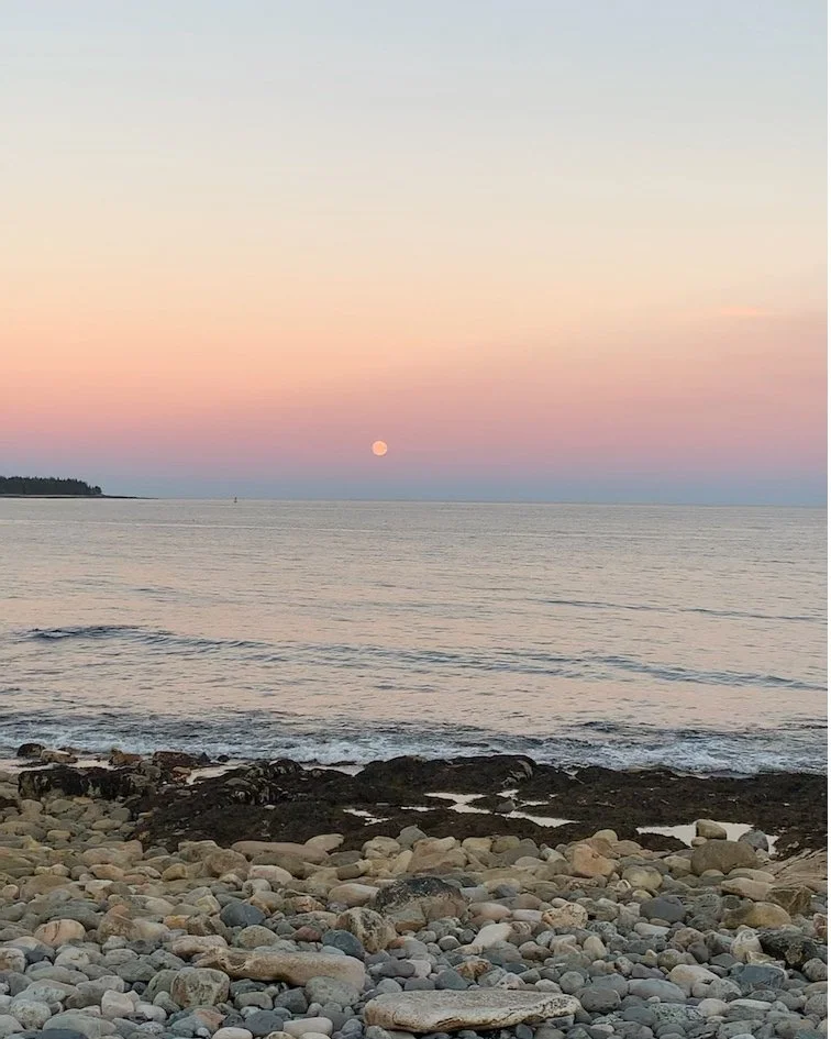 A calm ocean horizon used for the original New Year's acupuncture article.